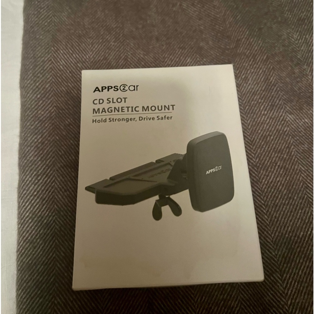 CD Slot Magnetic Phone Mount - Never used